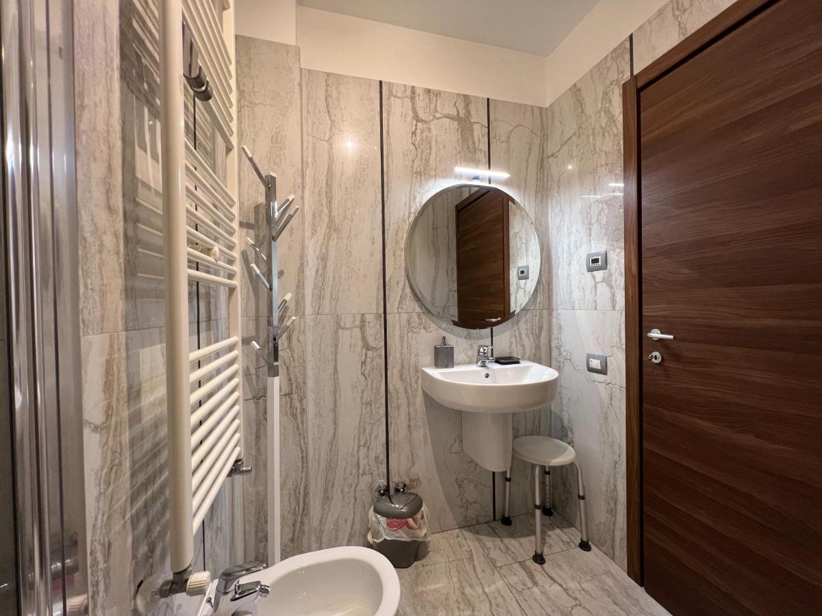 Holy-Day Rooms Milano Экстерьер фото